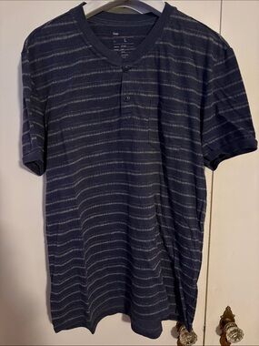 GAP Men’s Navy and Light Gray Striped Henley Tee